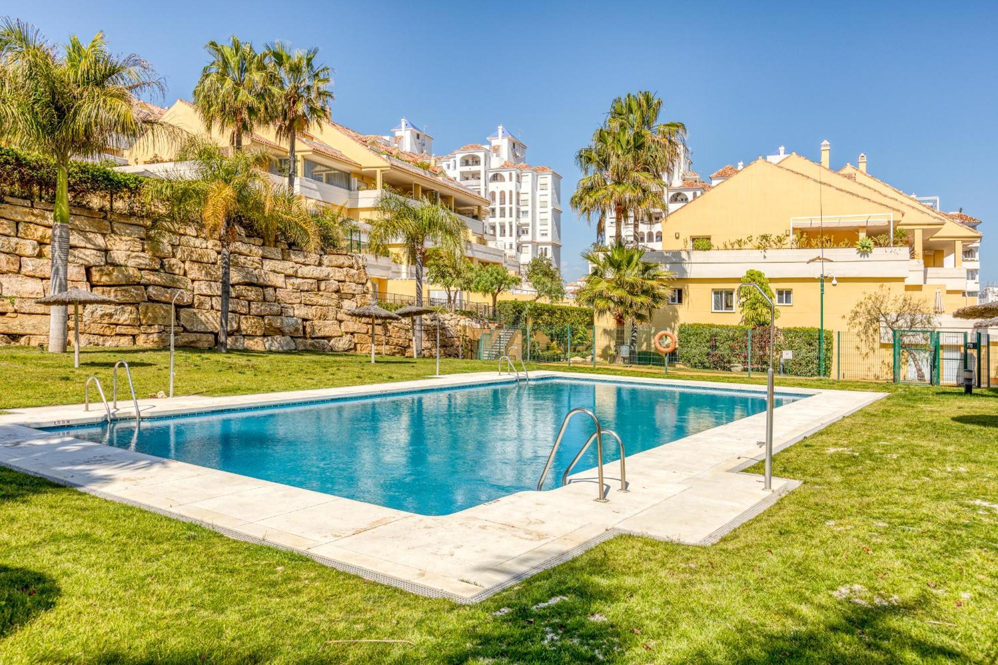 Hanami Puerto Alto Pa 3-1 Estepona Luaran gambar